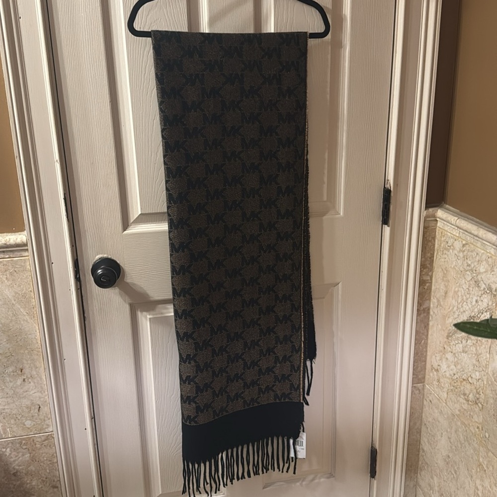 NWT MK scarf
